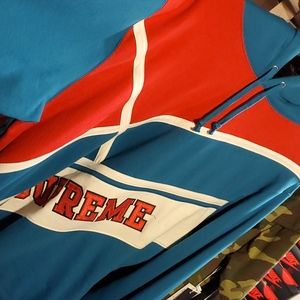 Supreme hoodie